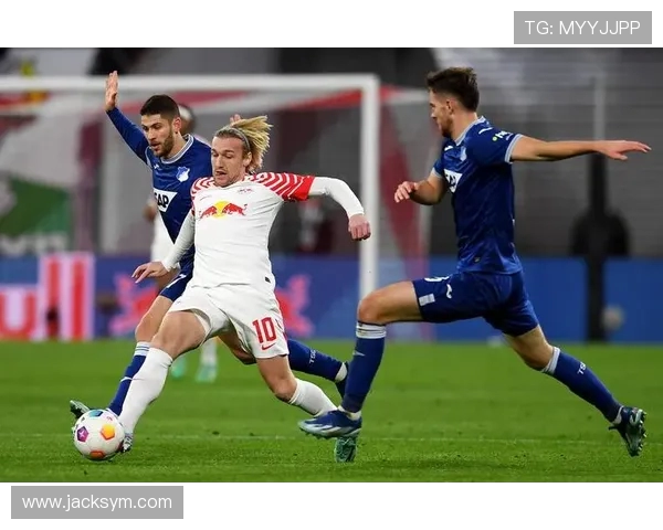 5-0大胜德甲球队的经典比赛回顾与战术分析 5-0大胜德甲球队的经典比赛回顾与战术分析